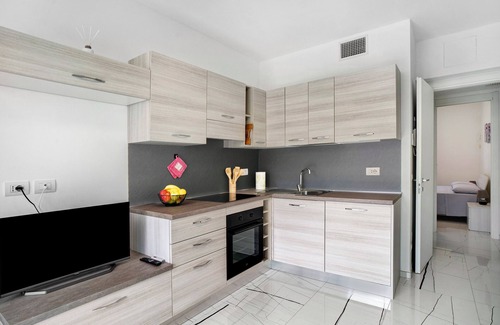 Marina di Andora Apartment | Apartment 'Le Vigne Marina Di Andora' with Balcony, Wi-Fi and Air Conditioning