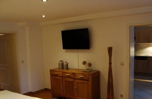 Leest Apartment | Apartment Leest No. 2, country style, sitting area + grill, former farm, by the lake, 85sqm