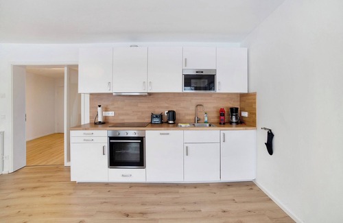 Niedernjesa Apartment | Apartment 'Leineufer' with Balcony and Wi-Fi