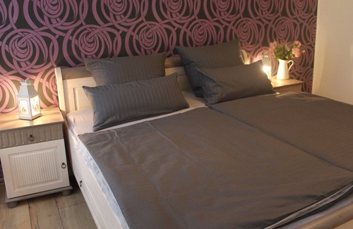 Suedvorstadt Apartment | Apartment Leipzig Südvorstadt 100sqm for 8 people 2 bathrooms newly renovated