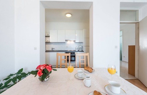 Pile Apartment | Apartment Lena - Three-Bedroom Apartment with Balcony and Sea View