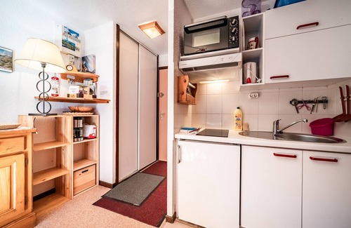 Le Praz de Lys Apartment | Apartment 'Les 3 Lys - 25 M² - Le Praz De Lys' with Mountain View, Shared Garden and Balcony