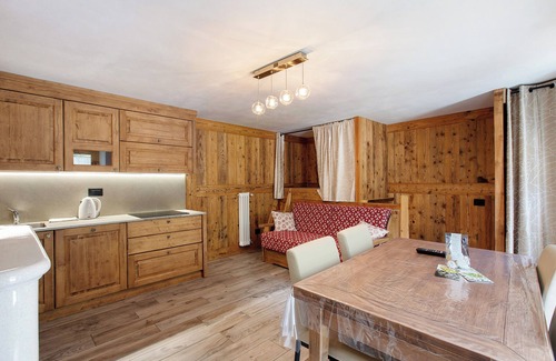 Degioz Apartment | Apartment 'Les Cles - Achillea' with Mountain View and Balcony