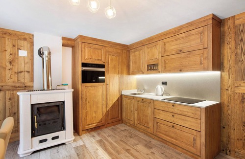Degioz Apartment | Apartment 'Les Cles - Achillea' with Mountain View and Balcony