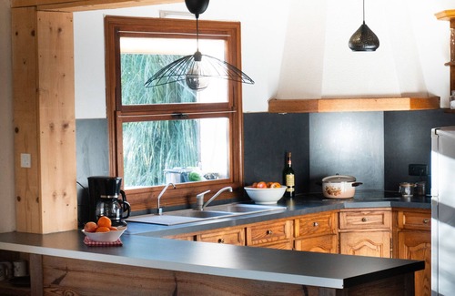 Belvedere Apartment | Apartment 'Les Grillons' with Mountain View, Shared Garden and Wi-Fi