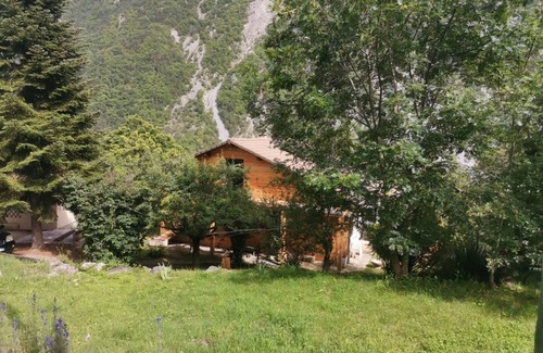 Belvedere Apartment | Apartment 'Les Grillons' with Mountain View, Shared Garden and Wi-Fi
