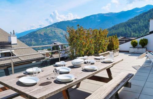 Saint-Pierre-de-Clages Apartment | Apartment Les Platanes I5 by Interhome