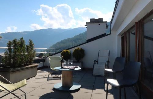Saint-Pierre-de-Clages Apartment | Apartment Les Platanes I5 by Interhome