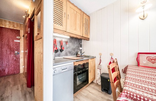 Le Praz de Lys Apartment | Apartment 'Les Pralyssimes 462' with Mountain View, Private Terrace and Wi-Fi