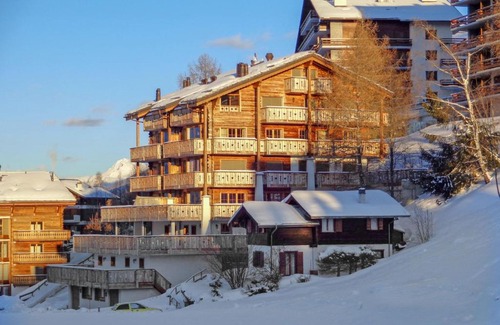 Saint-Pierre-de-Clages Apartment | Apartment Les Terrasses du Paradis 5a by Interhome
