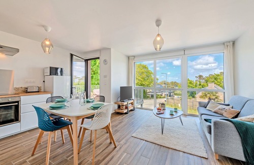 L'Aber Vrac'h Apartment | Apartment 'Les Terrasses De La Palud' with Sea View and Private Terrace