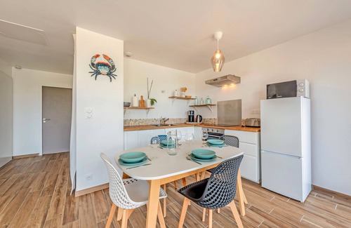 L'Aber Vrac'h Apartment | Apartment 'Les Terrasses De La Palud' with Sea View and Private Terrace