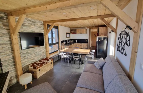 Orcieres Apartment | Apartment like a chalet at the foot of the slopes, 2 minutes from the skating rink, swimming pool and bowling alley.