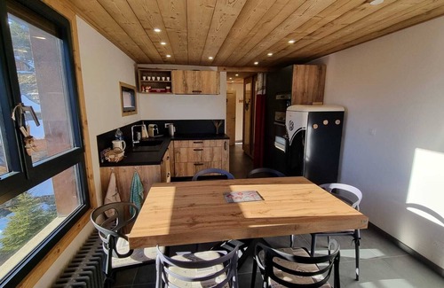 Orcieres Apartment | Apartment like a chalet at the foot of the slopes, 2 minutes from the skating rink, swimming pool and bowling alley.