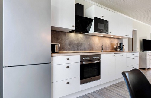 Schleswig-Holstein North Sea Coast Apartment | Apartment 'Links' with Private Terrace and Private Garden