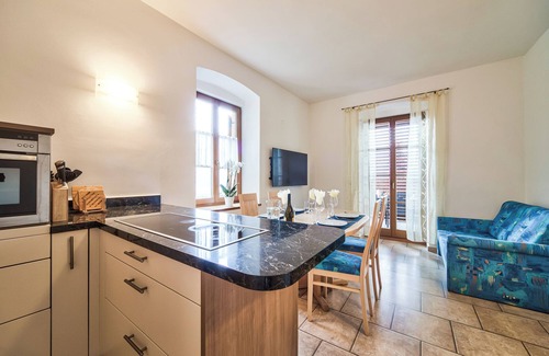 Terlano Apartment | Apartment 'Linslhof Quarz' with Mountain View, Shared Terrace and Wi-Fi
