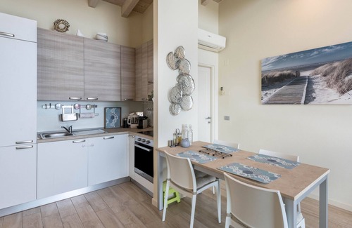Pulciano Apartment | Apartment "Little Paradise Lake Garda" with Shared Pool & Wi-Fi