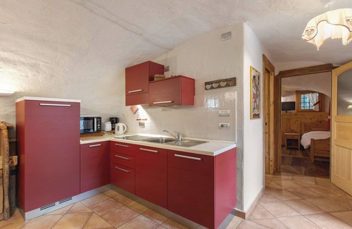 Charvensod Apartment | Apartment 'Lo Baou' with Shared Terrace, Shared Garden and Wi-Fi