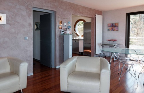 Thonon-les-Bains Apartment | Apartment located in a pastoral setting with wonderful views of Lake Geneva
