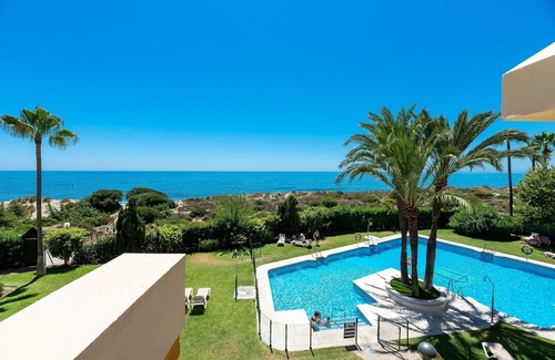 Nikki Beach Apartment | Apartment located 25m from the best beach in Marbella 3 swimming pools, wifi 1GB