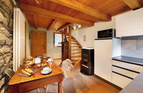 Brusson Apartment | Apartment "Lodge de la Fontaine" with Mountain View, Private Garden & 3 Balconies