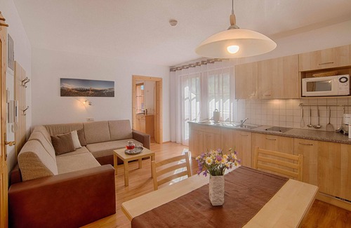 Valle Aurina Apartment | Apartment "Löfflerblick A Weisszint" with Mountain View, Wi-Fi, Sauna & Jacuzzi