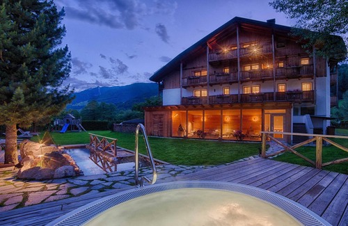 Valle Aurina Apartment | Apartment "Löfflerblick A Weisszint" with Mountain View, Wi-Fi, Sauna & Jacuzzi