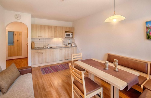 Valle Aurina Apartment | Apartment "Löfflerblick A Kellerkopf" with Mountain View, Wi-Fi & Jacuzzi