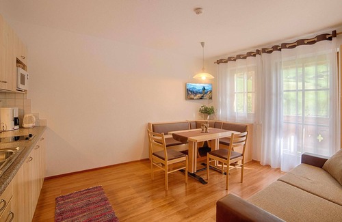 Valle Aurina Apartment | Apartment "Löfflerblick A Kellerkopf" with Mountain View, Wi-Fi & Jacuzzi