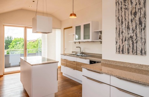 Pelham Apartment | Apartment "Loft 7" with Lake View, Shared Garden & Wi-Fi