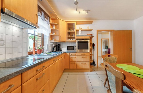 Blankenrath Apartment | Apartment 'Lora' with Private Terrace and Wi-Fi