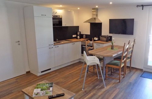 Finnentrop Apartment | Apartment 'Löwenzahn' with Shared Garden, Balcony and Wi-Fi