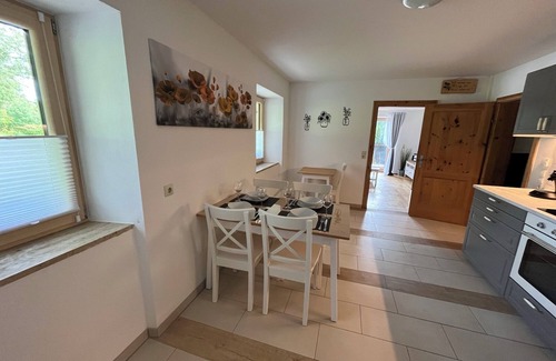 Friesenried Apartment | Apartment 'Löwenzahn' with Private Terrace, Shared Garden and Wi-Fi
