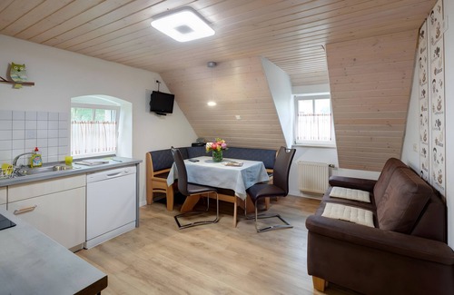 Gerabronn Apartment | Apartment 'Löwenzahn' with Shared Terrace, Shared Garden and Wi-Fi