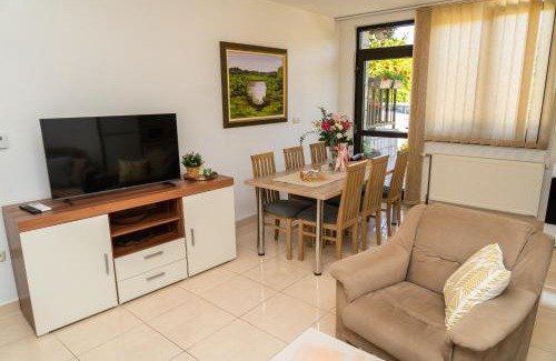 Siroki Brijeg Apartment | Apartment Lucija
