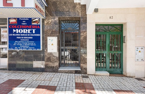 Bailen-Miraflores Apartment | Apartment 'Lulu' with Wi-Fi & A/C