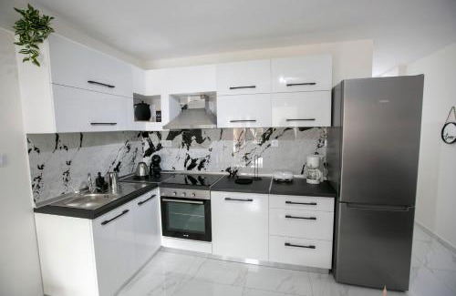 Keramoti Apartment | Apartment Luna