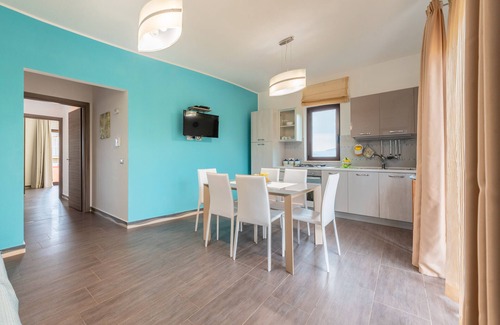 Tusa Apartment | Apartment 'Luna Nuova' with Sea View, Wi-Fi and Air Conditioning