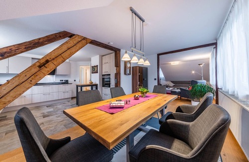 Wahlwies Apartment | Apartment LUSH for 4 adults & children with gin distillery near the lake