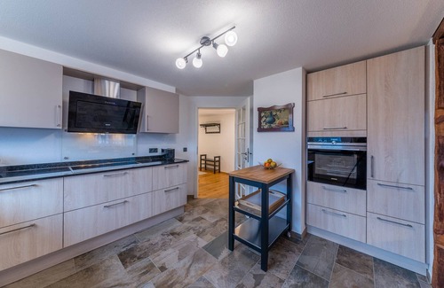 Wahlwies Apartment | Apartment LUSH for 4 adults & children with gin distillery near the lake