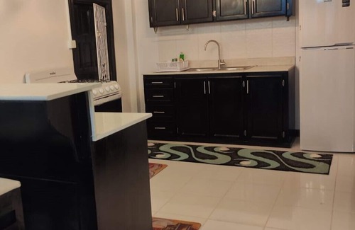 Georgetown House | Apartment Luxe Next to Malls Central Location