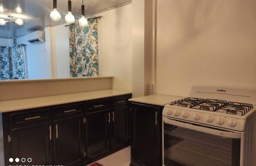 Georgetown House | Apartment Luxe Next to Malls Central Location