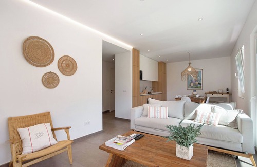 Nazare Apartment | Apartment "Luxury Boho Style Nazaré" with Sea View, Shared Pool & Wi-Fi