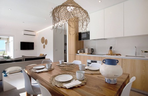 Nazare Apartment | Apartment "Luxury Boho Style Nazaré" with Sea View, Shared Pool & Wi-Fi