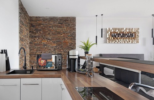 Sinsheim Apartment | Apartment 'Luxus Appartement Mit Panoramablick' with Mountain View, Private Garden and Wi-Fi
