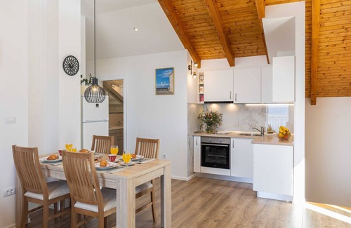 Zavrelje Apartment | Apartment M&K - Two Bedroom Apartment with Balcony and Sea View