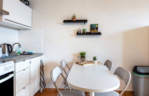 Hohepfortestraße Apartment | Apartment 'Magdeburg' with Balcony and Wi-Fi