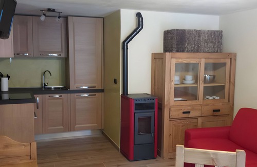 Valnontey Apartment | Apartment 'Maison De Vittor - Cogne' with Mountain View, Private Terrace and Wi-Fi