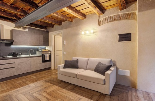 Bergamo Apartment | Apartment 'Maison Le Chic' with Wi-Fi