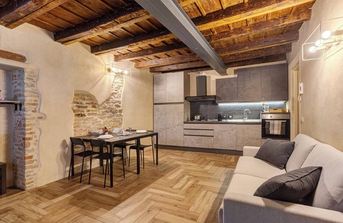 Bergamo Apartment | Apartment 'Maison Le Chic' with Wi-Fi